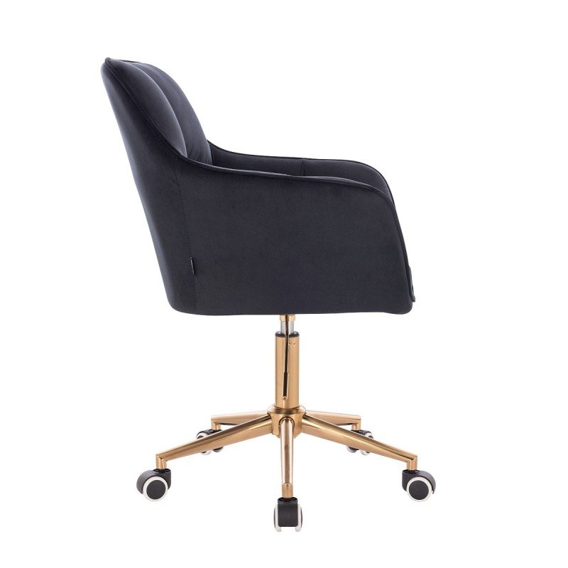 Czarne welurowe krzesło złota podstawa