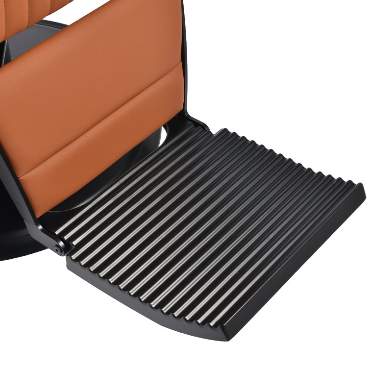 Brązowy fotel barberski z podnóżkiem