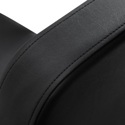 Czarna krzesło fryzjerskie o nowoczesnym, smukłym designie