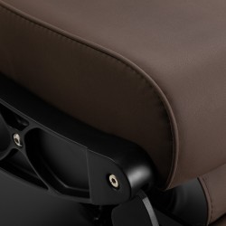 Brązowy fotel barberski