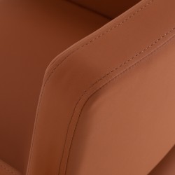 Brązowy fotel fryzjerski