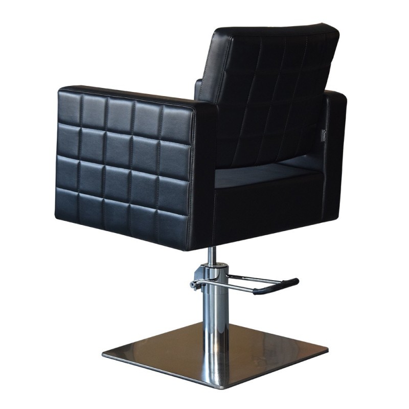 Czarny fotel fryzjerski hydrauliczny