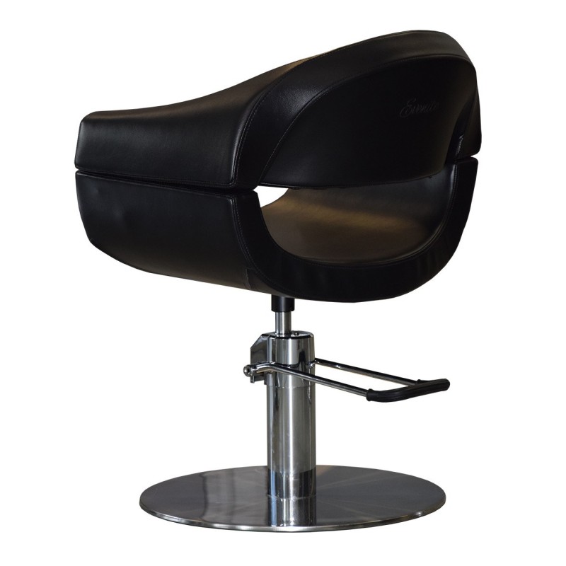 Czarny fotel fryzjerski z ekoskóry