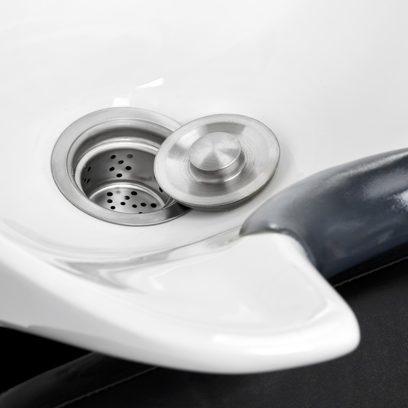 Czarna stacja do mycia włosów z fotelem