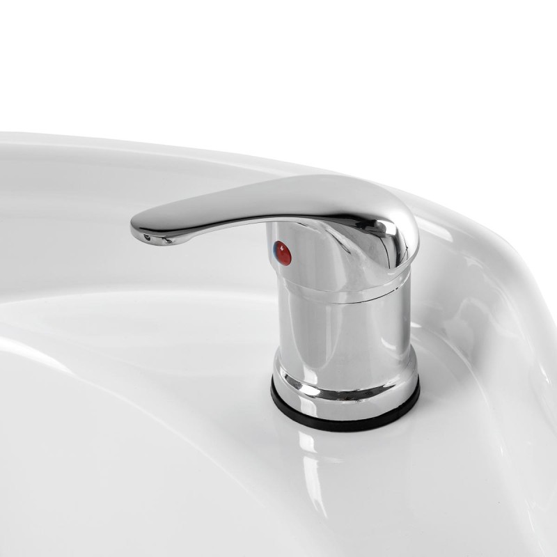 Czarna stacja do mycia włosów z fotelem