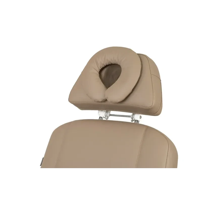 Fotel kosmetyczny RICLE w pozycji siedzącej